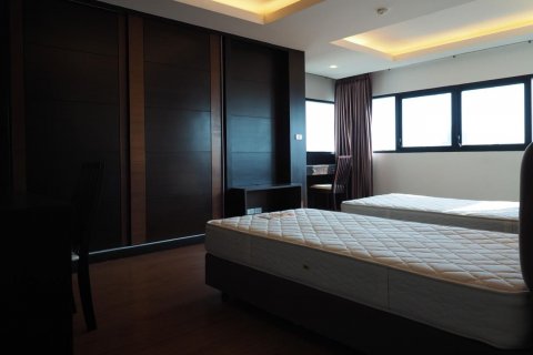 Condo à Sathon, Bangkok, Thaïlande, 3 chambres  № 123709 - photo 4