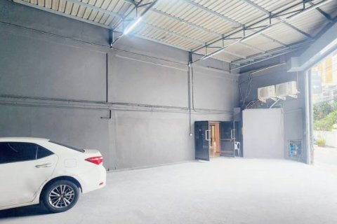 Коммерческая недвижимость в Бангкоке, Таиланд 1750м2  № 86871 - фото 2