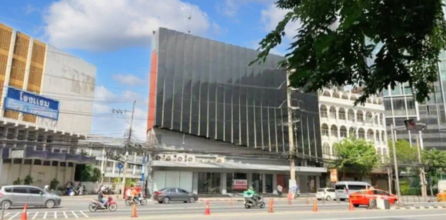 Коммерческая недвижимость в Бангкоке, Таиланд 1750м2  № 86871