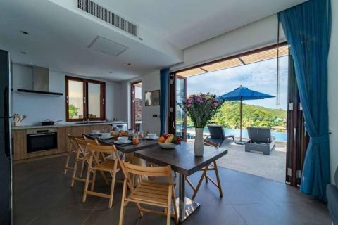 Villa in Surat Thani, Thailand 4 bedrooms № 86870 - photo 5
