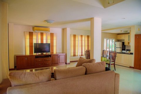 Дом в Бангкоке, Таиланд с 3 спальнями  № 132403 - фото 4