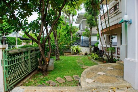 Дом в Бангкоке, Таиланд с 3 спальнями  № 132403 - фото 2