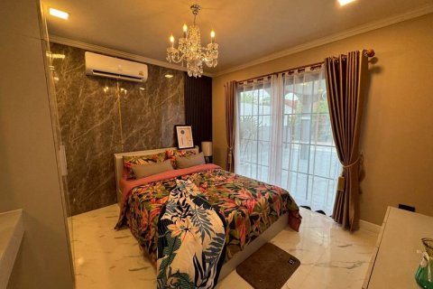 Дом в Паттайе, Таиланд с 5 спальнями  № 125545 - фото 10