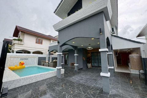 Дом в Паттайе, Таиланд с 5 спальнями  № 125545 - фото 2