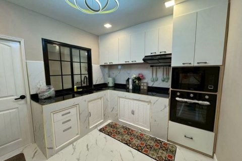 Дом в Паттайе, Таиланд с 5 спальнями  № 125545 - фото 13