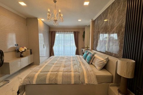 Дом в Паттайе, Таиланд с 5 спальнями  № 125545 - фото 9