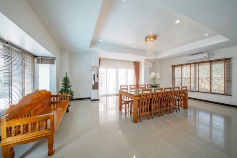 House in Pattaya, Thailand 4 bedrooms № 125542 - photo 11