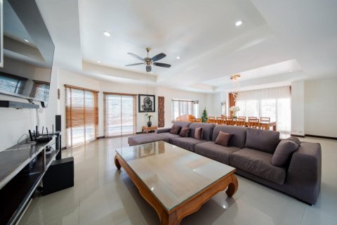House in Pattaya, Thailand 4 bedrooms № 125542 - photo 21