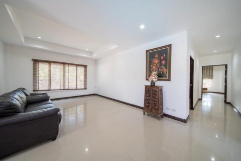 House in Pattaya, Thailand 4 bedrooms № 125542 - photo 15