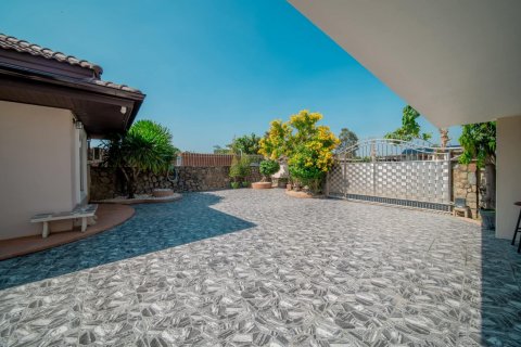 House in Pattaya, Thailand 4 bedrooms № 125542 - photo 9