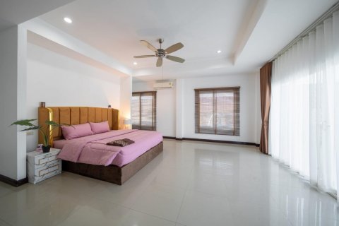 House in Pattaya, Thailand 4 bedrooms № 125542 - photo 27