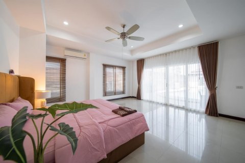 House in Pattaya, Thailand 4 bedrooms № 125542 - photo 29
