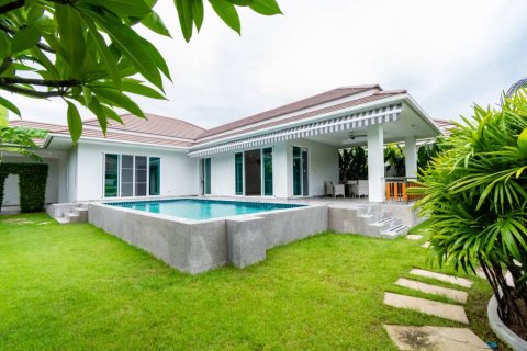 Villa in Hua Hin, Thailand 3 bedrooms № 106891 - photo 1