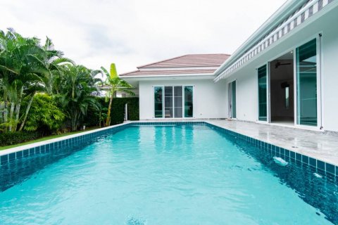 Villa in Hua Hin, Thailand 3 bedrooms № 106891 - photo 2
