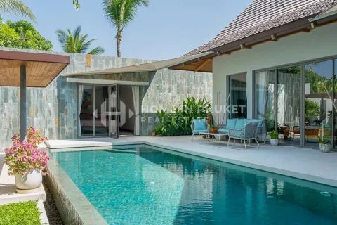House in Phuket, Thailand 4 bedrooms № 131418 - photo 1
