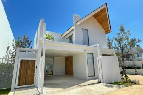 Villa in Phuket, Thailand 3 bedrooms № 107318