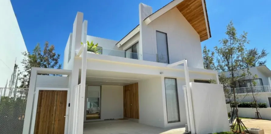 Villa in Phuket, Thailand 3 bedrooms № 107318