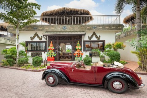 Дом в Саттахипе, Таиланд с 7 спальнями № 78471 - фото 1