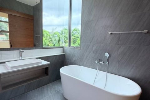 Villa in Chalong, Thailand 4 bedrooms № 144583 - photo 8