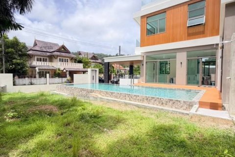 Villa in Chalong, Thailand 4 bedrooms № 144583 - photo 2