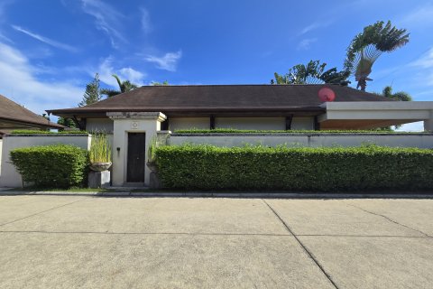 Villa in Phuket, Thailand 4 bedrooms № 107076 - photo 8