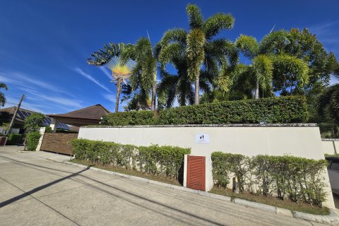 Villa in Phuket, Thailand 4 bedrooms № 107076 - photo 9