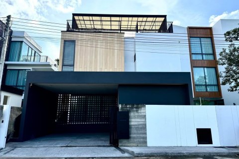 House in Chiang Mai, Thailand 3 bedrooms № 121911 - photo 1