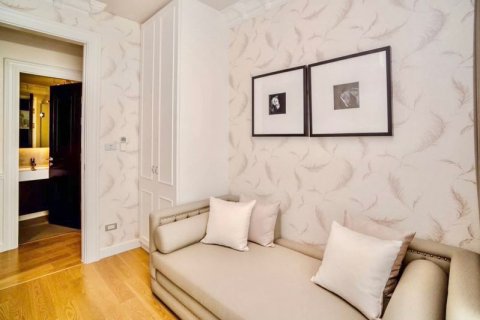 Condo in Bangkok, Thailand, 3 bedrooms  № 142958 - photo 11