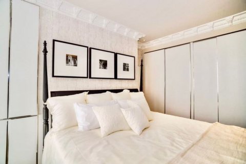 Condo in Bangkok, Thailand, 3 bedrooms  № 142958 - photo 7