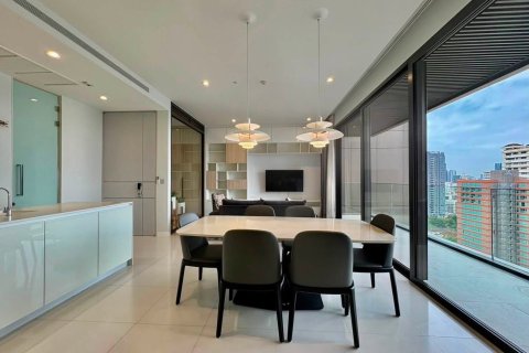 Condo in Bangkok, Thailand, 2 bedrooms № 142962 - photo 4