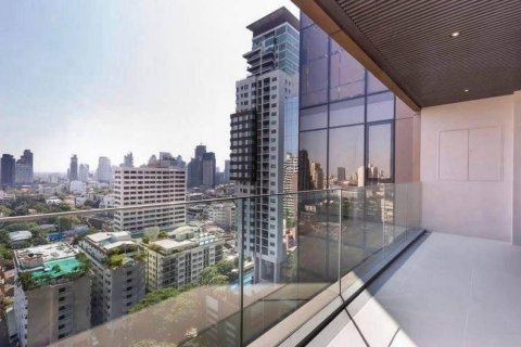 Condo in Bangkok, Thailand, 2 bedrooms № 142962 - photo 17