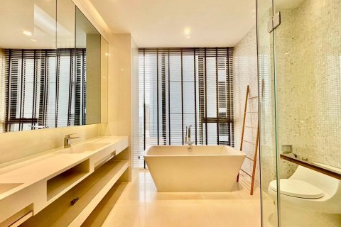 Condo in Bangkok, Thailand, 2 bedrooms № 142962 - photo 8