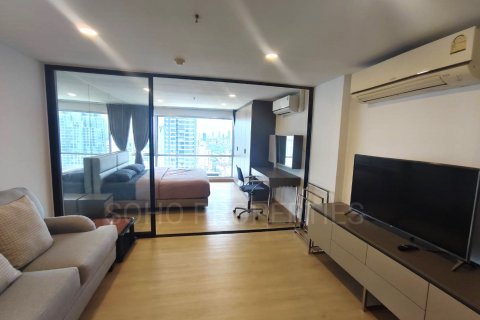 Studio dans le Condo à Bangkok, Thaïlande  № 142956 - photo 1