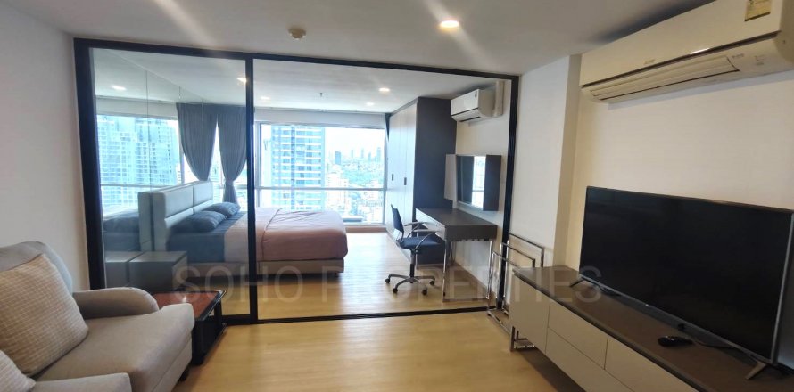 Studio dans le Condo à Bangkok, Thaïlande  № 142956