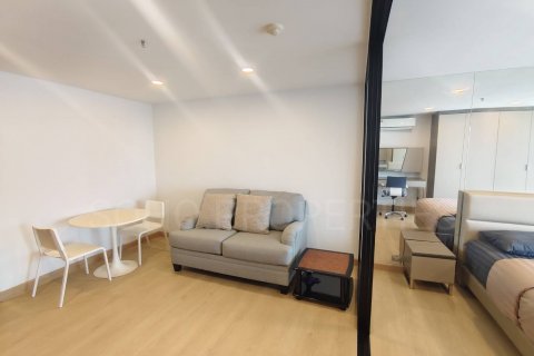 Studio dans le Condo à Bangkok, Thaïlande  № 142956 - photo 3