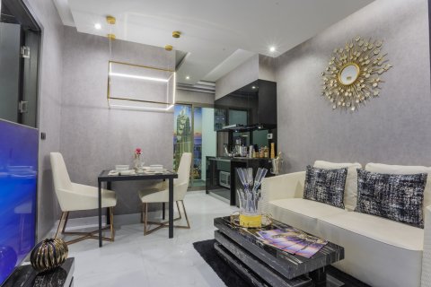 Apartment in Pattaya, Thailand 383 bedrooms № 130404