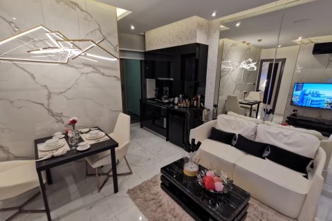 Apartment in Pattaya, Thailand 383 bedrooms № 130405