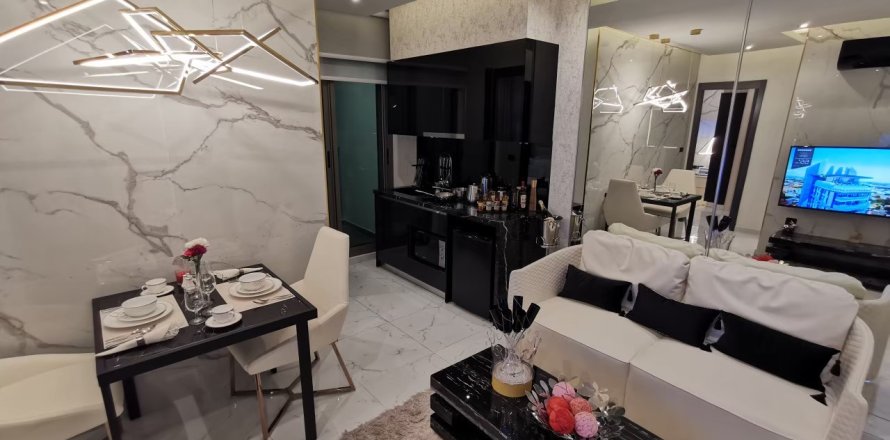 Apartment in Pattaya, Thailand 383 bedrooms № 130405