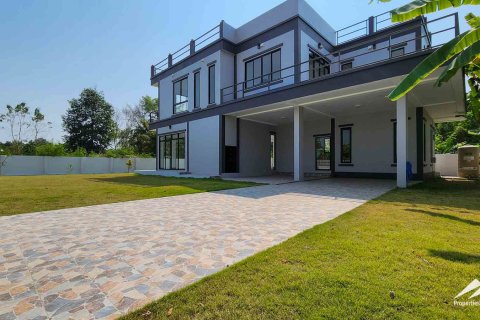 House in Chiang Mai, Thailand 5 bedrooms № 122815