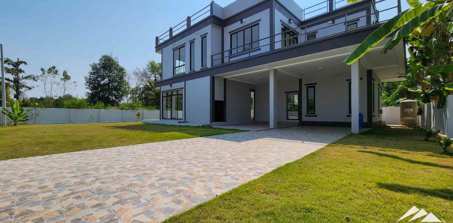 House in Chiang Mai, Thailand 5 bedrooms № 122815