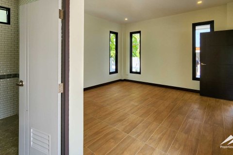 House in Chiang Mai, Thailand 5 bedrooms № 122815 - photo 14