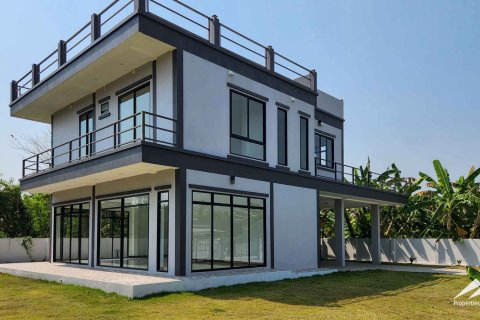House in Chiang Mai, Thailand 5 bedrooms № 122815 - photo 2
