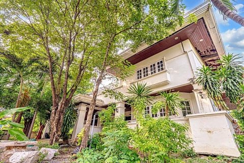 House in Bangkok, Thailand 5 bedrooms № 86256 - photo 1