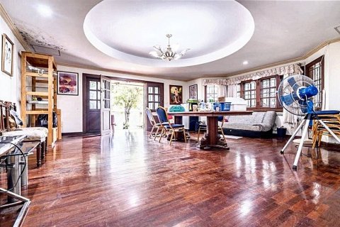 House in Bangkok, Thailand 5 bedrooms № 86256 - photo 8