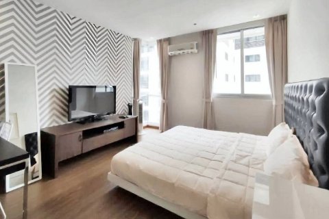 Condo in Bangkok, Thailand, 2 bedrooms  № 86255 - photo 9