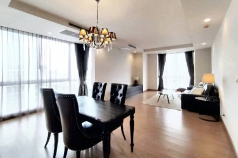 Condo in Bangkok, Thailand, 2 bedrooms  № 86255 - photo 1