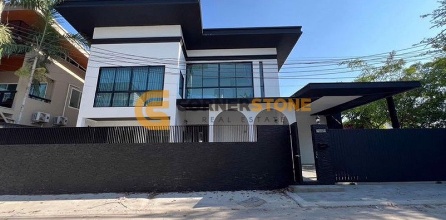 Studio à Bang Lamung, Thaïlande № 125666