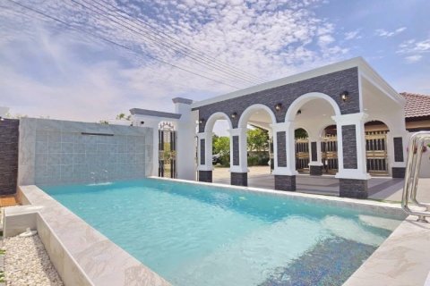 House in Pattaya, Thailand 4 bedrooms № 119743 - photo 3