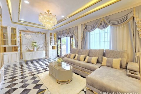 House in Pattaya, Thailand 4 bedrooms № 119743 - photo 17