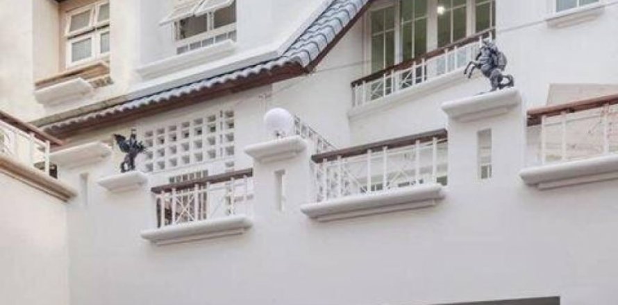 Townhouse in Bangkok, Thailand 5 bedrooms № 100447